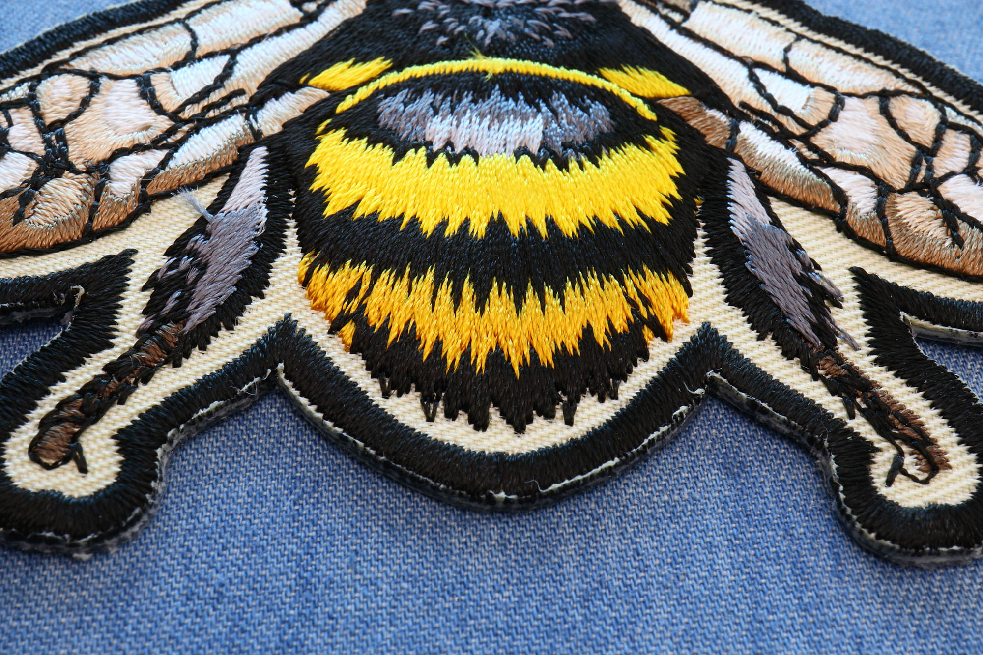 Bee Embroidered Patch – Vibrant, Detailed Bee Patch for Clothing, Bags & Accessories (  3 x 2 inches )
