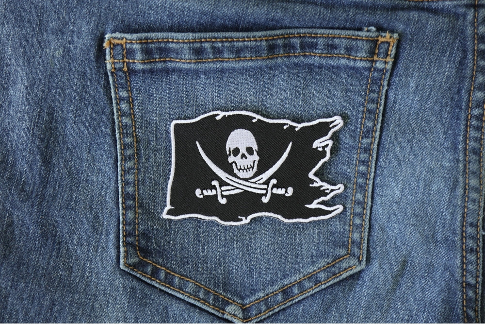 Pirate Skull Flag Patch – Embroidered Iron-On Patch ( 3.5 x 2.5 inches )