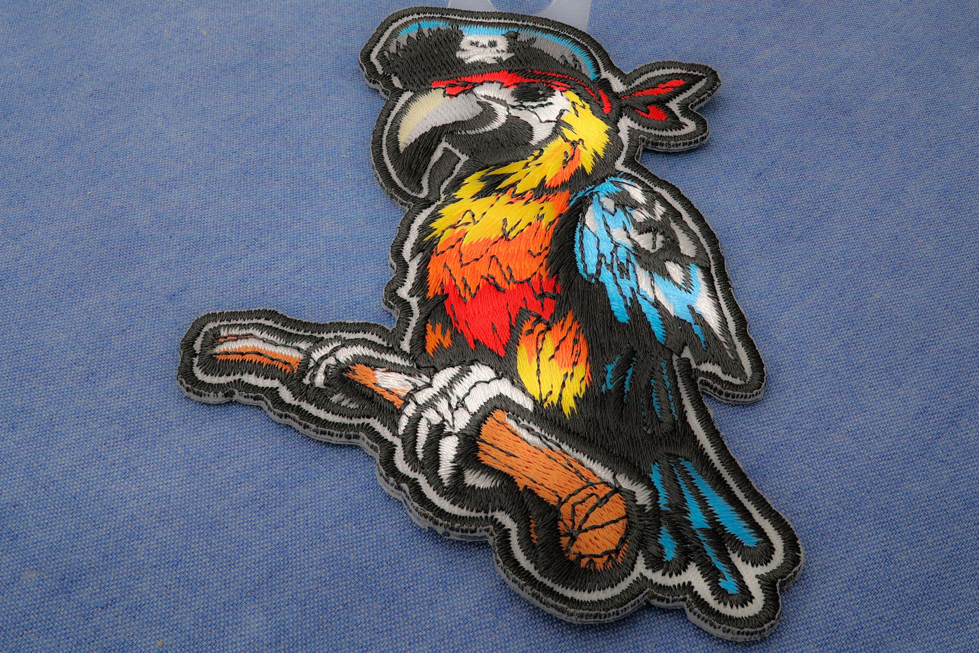 Pirate Parrot Embroidered Patch - Fun and Colorful Design for Adventurers ( 4 x 3 inches )