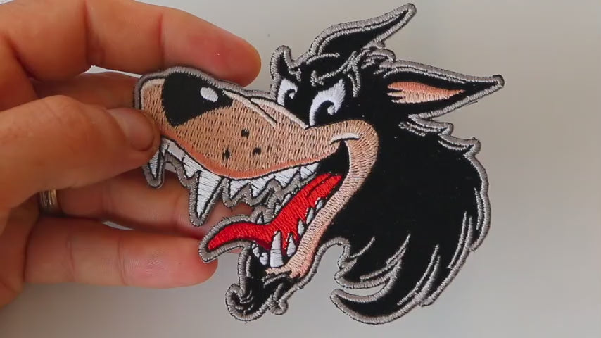 Wolf Iron-On Embroidered Patch product video