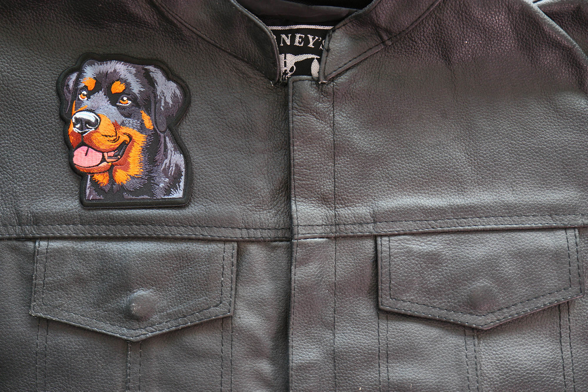 Rottweiler dog embroidery patch Rottweiler with this Iron-On Patch ( 4 x 5 inches )