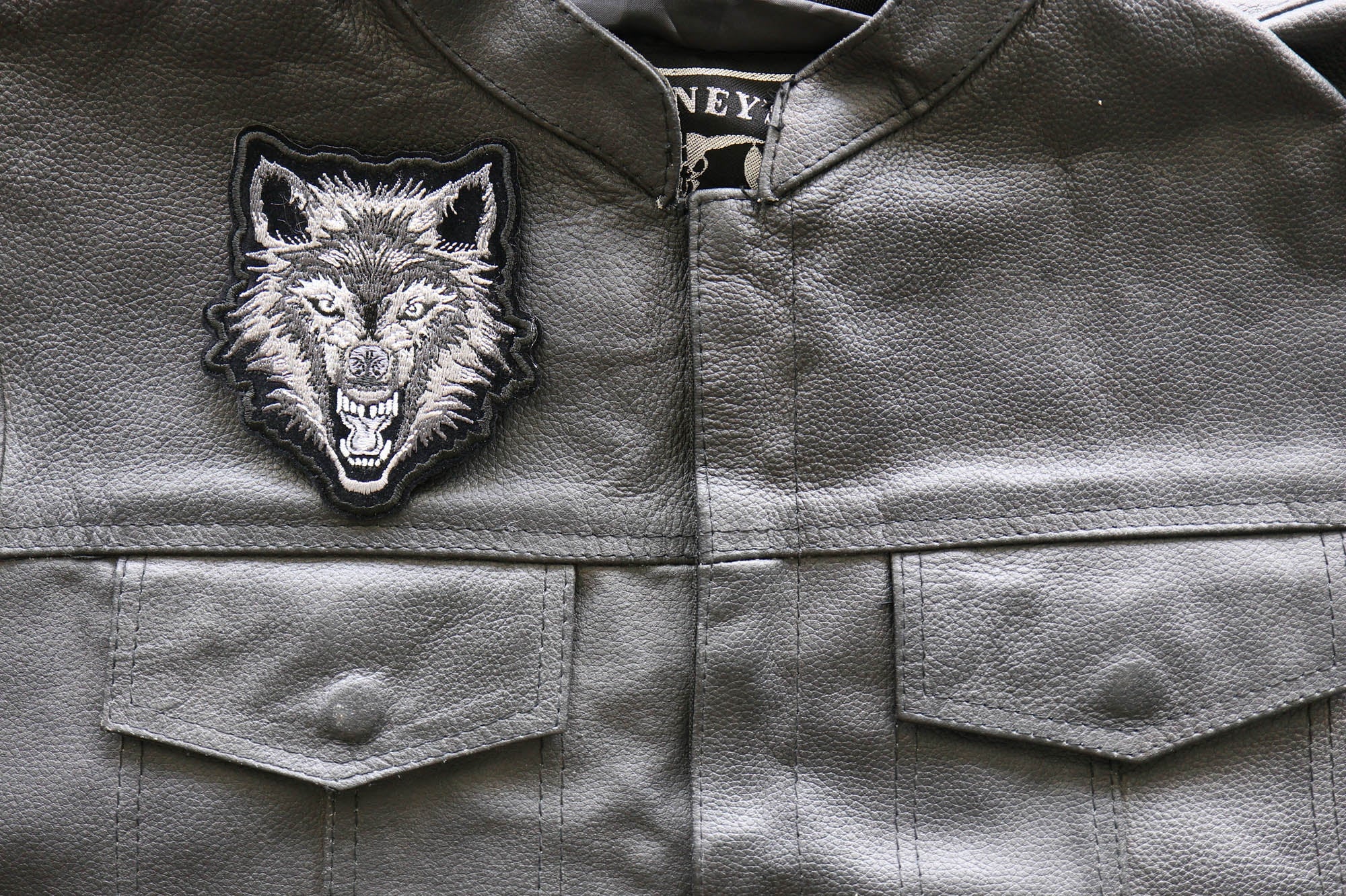 Wild Snarling Wolf Patch – Perfect for Jackets, Hats & More ( 4 x 3.5 inche )
