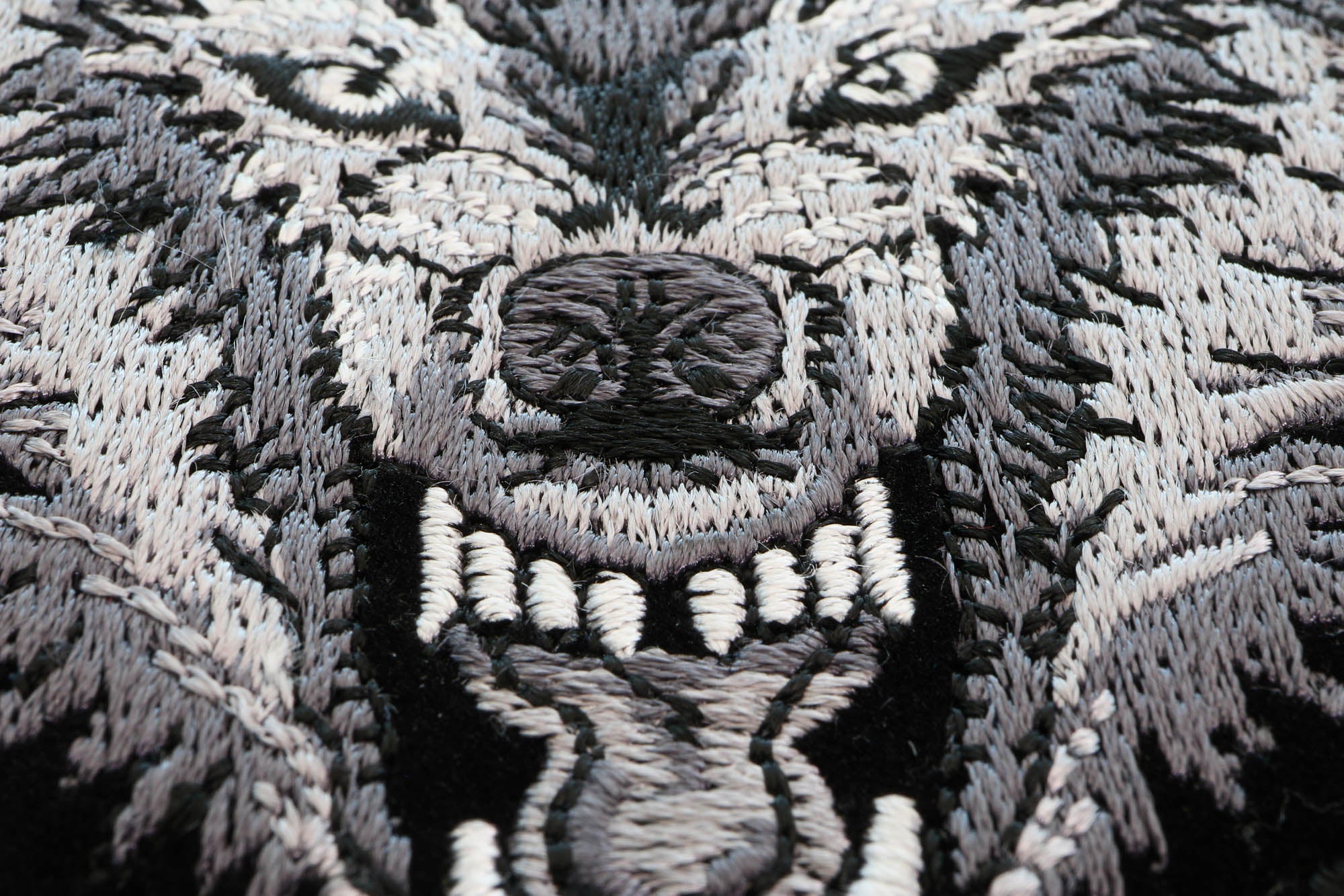 Wild Snarling Wolf Patch – Perfect for Jackets, Hats & More ( 4 x 3.5 inche )